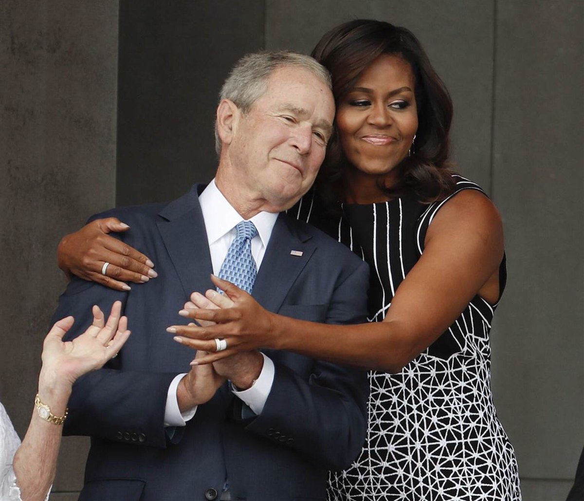 ChaseCatoRVHS's tweet photo. Roughly 43.5 days until the APUSH exam so here's a Bonus #POTUSProfile because this picture is awesome. Republicans and Dems can be friends. https://t.co/KqVhQfX5at