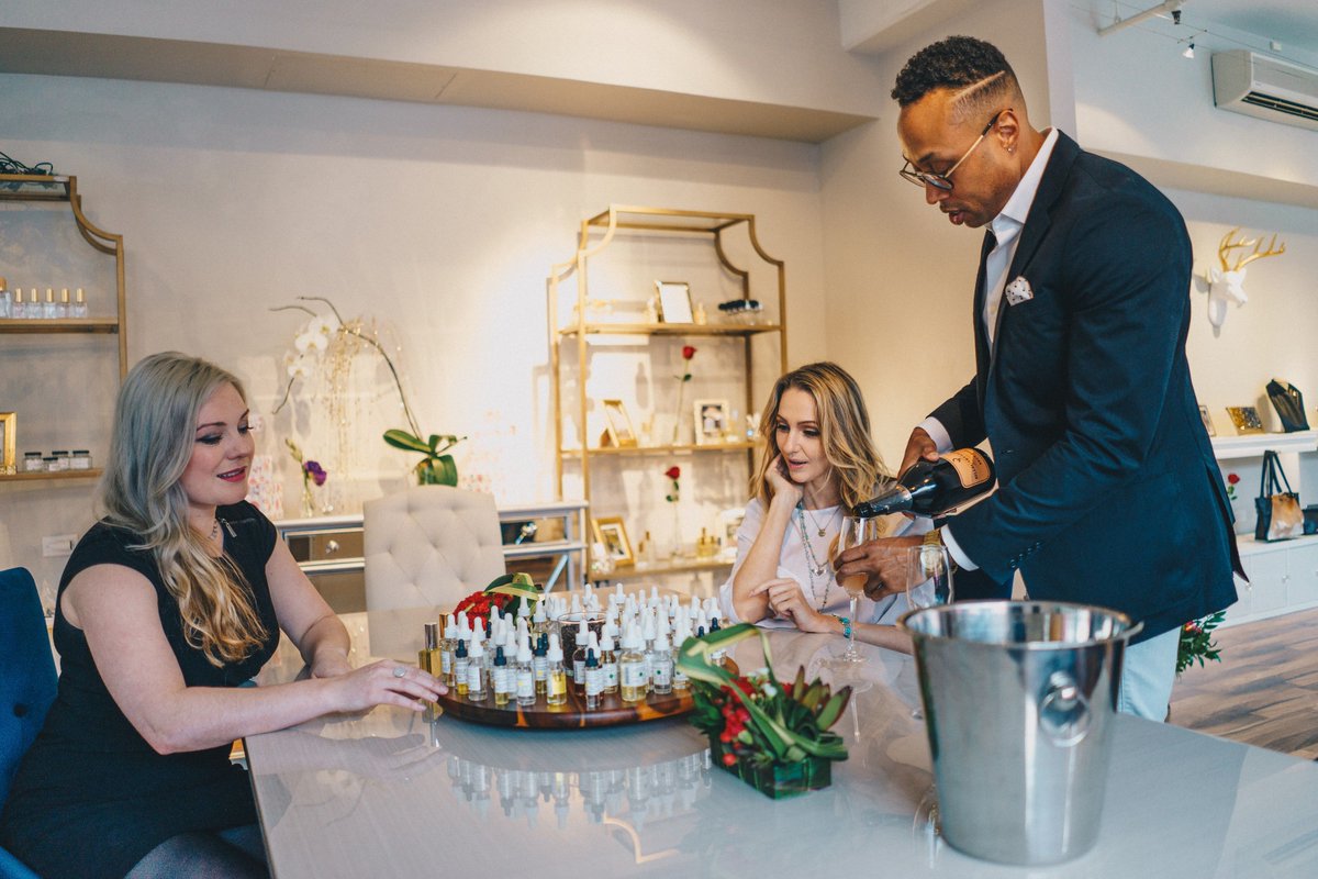 TheLifeSTYLest's tweet image. It&apos;s #NationalFragranceDay &amp;amp; we have teamed up with @S.fairchild to bring you customized fragrances. #ImageConsultant #ConciergeProgram