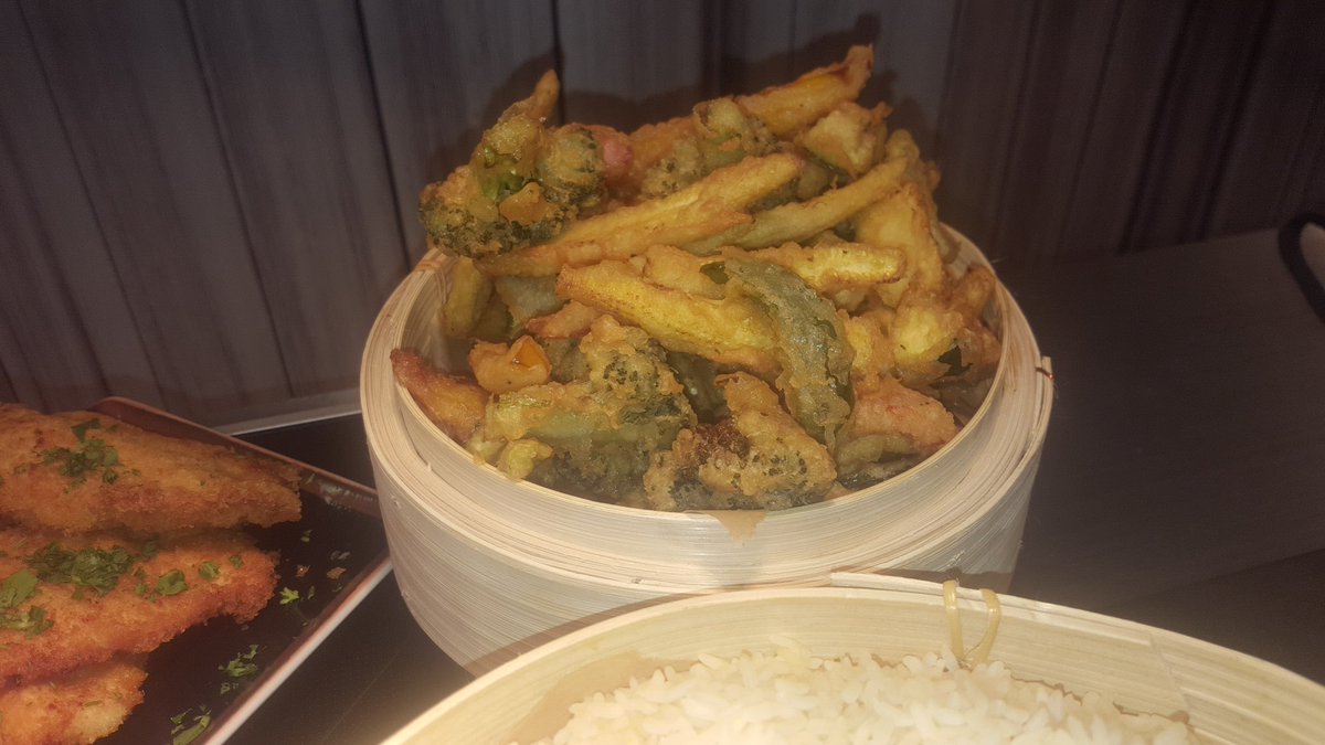 Another great training session done <a href="/JasonTrotman/">Jason Trotman</a> <a href="/vennbayl/">Andrew V Bayliss</a> <a href="/EurestUK/">EurestUK</a> #freshfood #authentic #panasian <a href="/collinsk_14/">Collins 🌌</a> <a href="/clare_goodall/">Clare Goodall</a>