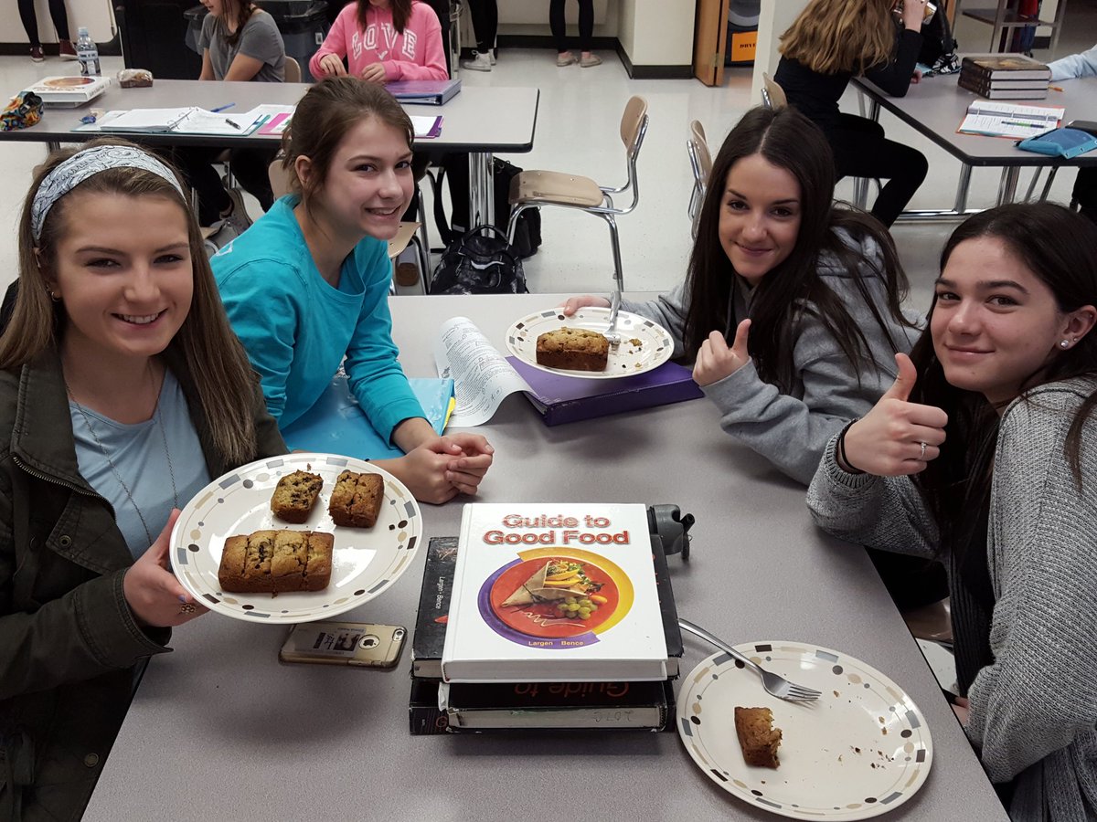 FACS_LHS210's tweet photo. Banana bread lab in FACS Survey! #FACSclasses #GoLemont #QuickBread https://t.co/osZ4kfM3RM