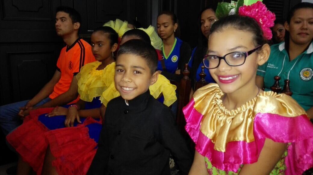 #Cultura | Gobernador <a href="/JULIOLEONYARA/">JULIO LEÓN HEREDIA</a> entrega más de Bs.8 millones a agrupaciones culturales para la celebración del Día del Estado #Yaracuy