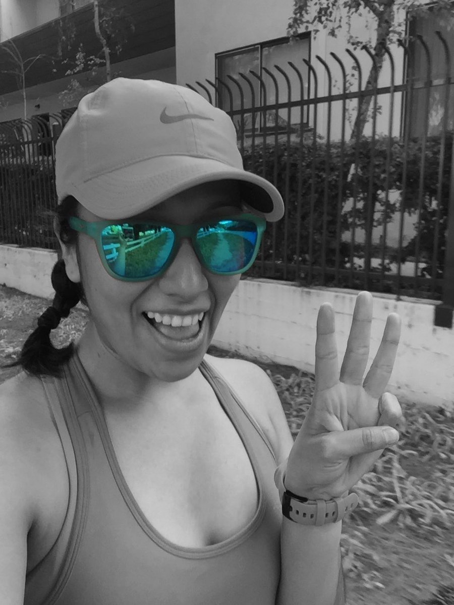 LilMona13's tweet photo. Yesterday was a #TripleWorkout day! Today is speed day & maybe a little upper body.💪🏽⚡️ #nikewomen #goodr #training https://t.co/aXfc8yy7YB