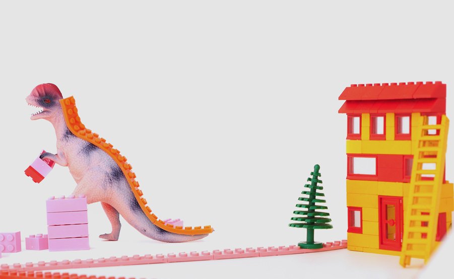 .<a href="/nimunoloops/">Nimuno Loops</a> is a #LegoTape that allows to start building almost anywhere #crowdfunding loves.domusweb.it/lego-tape/#.WN…