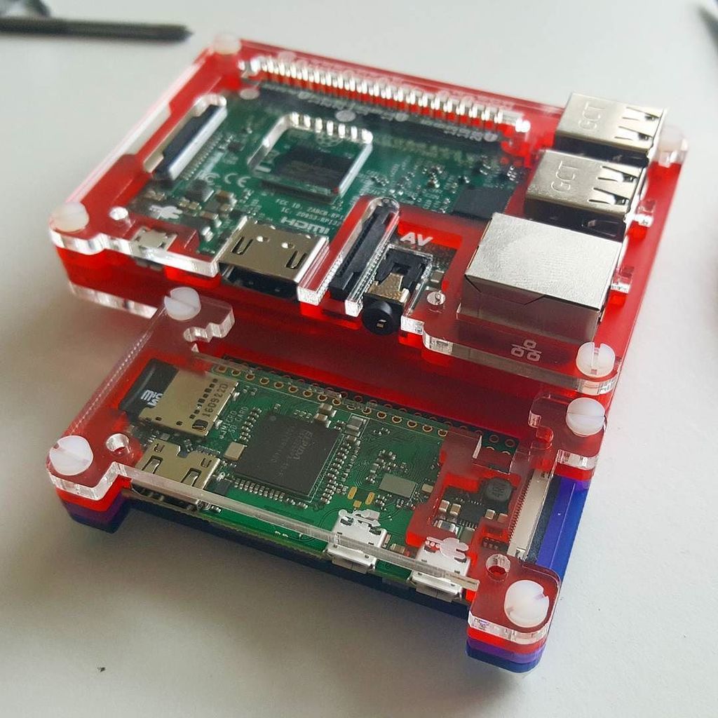 bronkula's tweet image. #raspberrypi the pi3 vs the pi0w both inside #pibow cases from #pimoroni