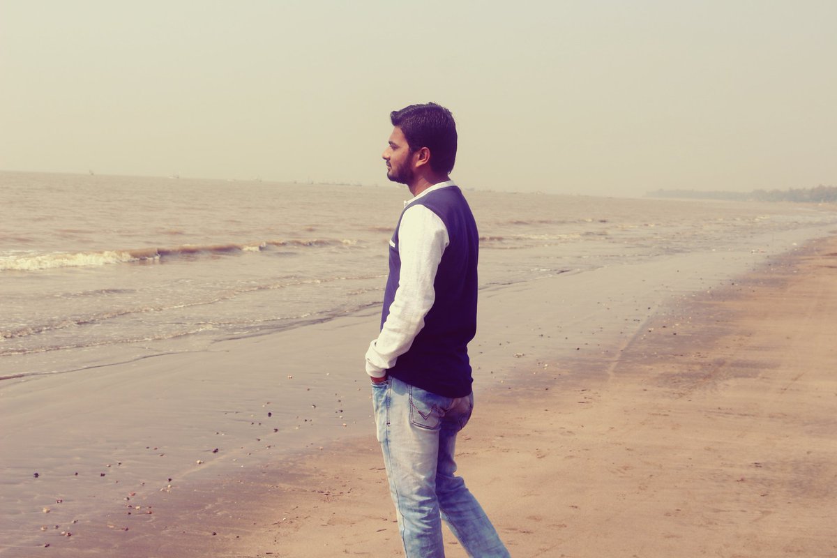 _Amol_Sawant's tweet photo. #dahanubeach #missthose days #loveisintheair https://t.co/xWLA8AA7Ji
