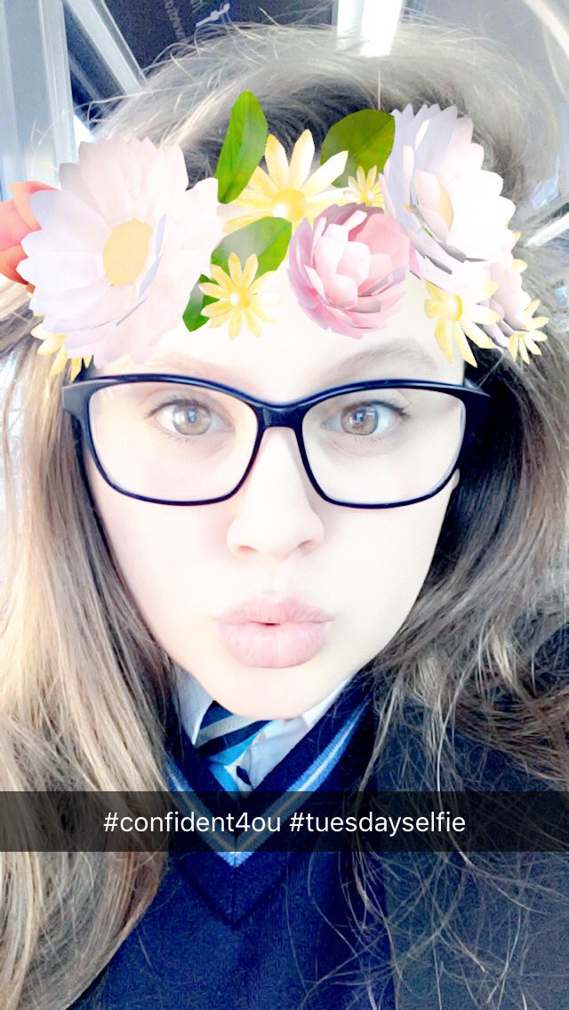 MrsLauraDolan's tweet photo. #confident4ou #TuesdaySelfie @EthanDolan @GraysonDolan happy TOOZDAY https://t.co/FIfKoCEYKi