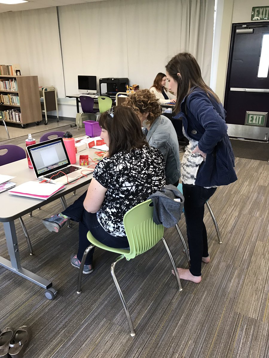 MsSchwappach's tweet photo. What better way to spend my birthday! @makeymakey training at @MagnoliaCVUSD @CajonValleyUSD @EdTechCVUSD https://t.co/w6IGGiXWOe
