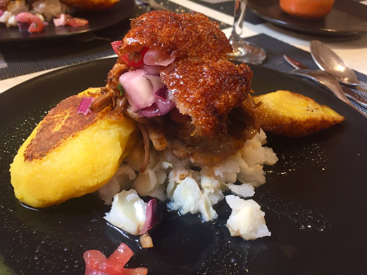 Descubriendo "Entre Fogones" con su encantador Chef Rubén León.
#Madrid #Restaurantesdebarrio #Avenidadeamérica #Food #Menúdedía