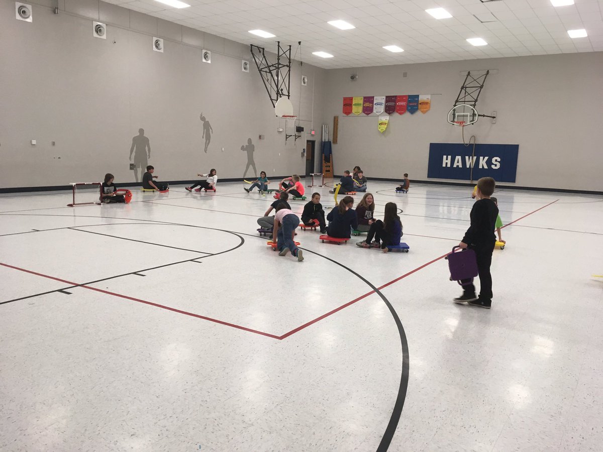 HIntermediate's tweet photo. Dohack's class playing scooter hockey #pe https://t.co/T9ThJnqhWW