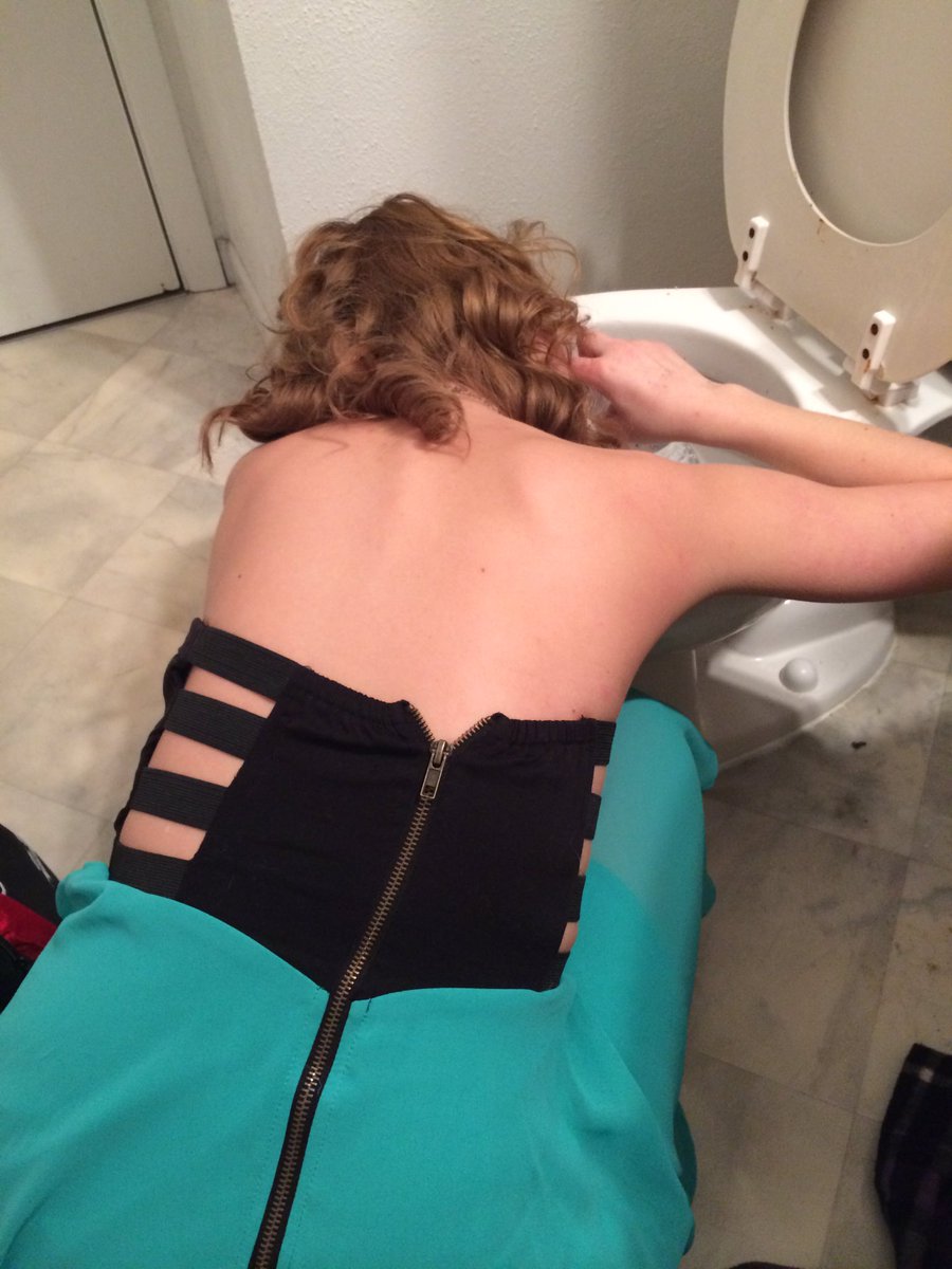 danomay6's tweet photo. 2 years ago today my mom told me not to do anything stupid &amp; i did anyways #WinterFormal2015 https://t.co/jzVtXyR7ua