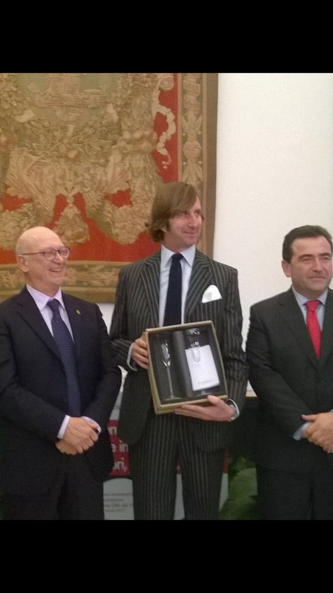EPicedi's tweet photo. Roma, 21/3/2017, ritiro del premio Città del vino https://t.co/ttqfguxm7W
