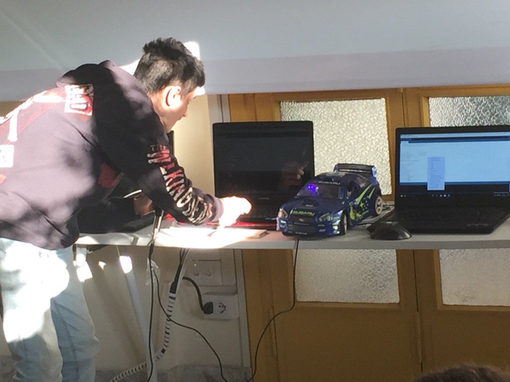 MirtaMichilli's tweet photo. Ed eccolo Asc #IoTAcceleration dell'Enzo Ferrari @EricssonItalia @FondazioneE #palestrainnovazione @fmdigitale https://t.co/EQpqUU3XLZ