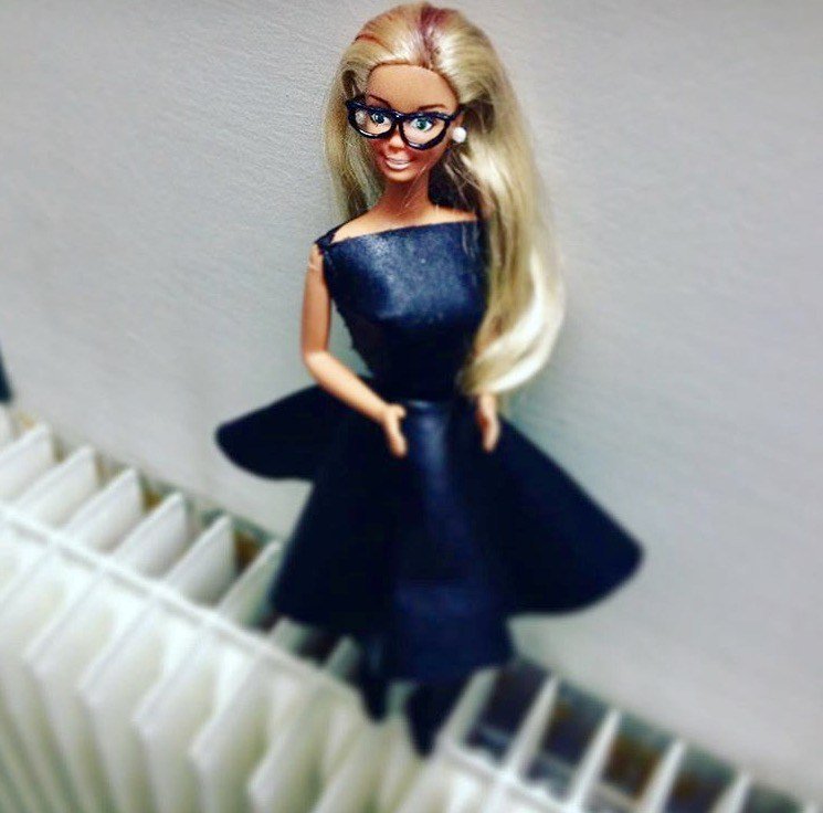 RedGlaze_M's tweet photo. RedGlaze incontra LAURA TARGA e il suo progetto “SAVE BARBIE” https://t.co/Trc1BeKxZx https://t.co/vNe6iBxNTO