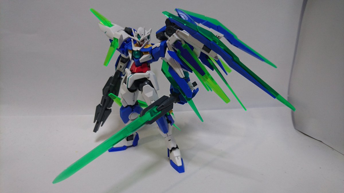 にゅっ 久しぶりに完成 ダブルオークアンタとage Fxだけのミキシングで作りました ガンプラはどんな自由な発想で作ってもいいんだ ガンプラ T Co X2x6tc7veq Twitter