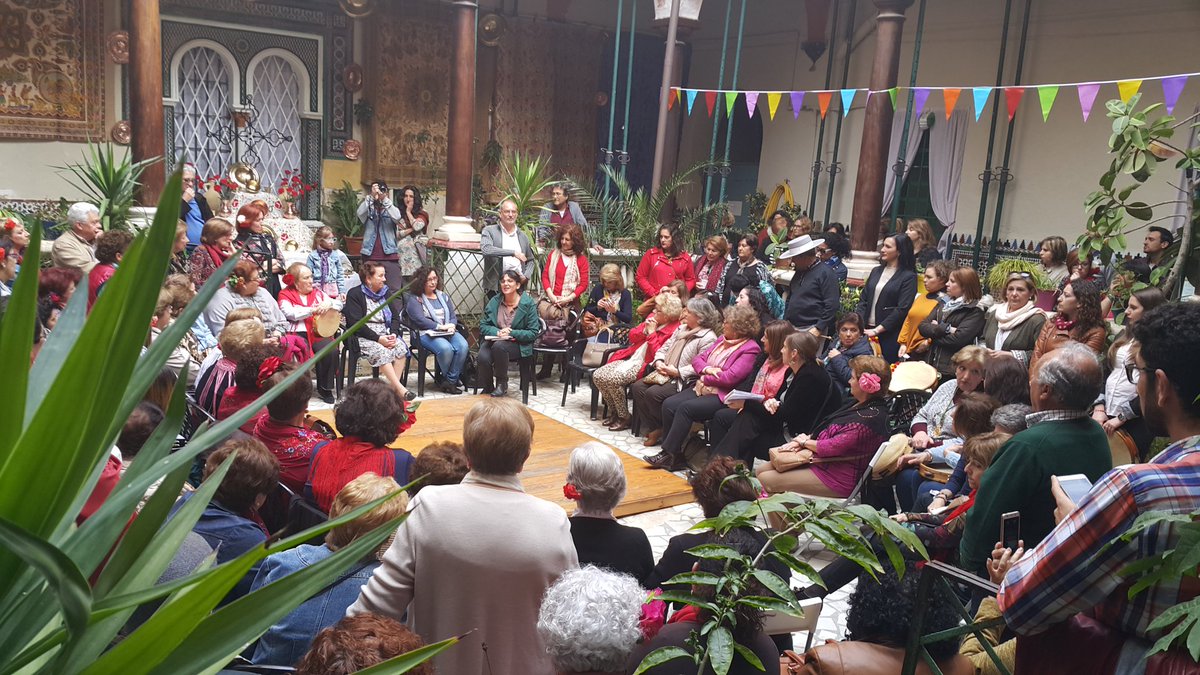 labrit_net's tweet photo. Casa de los Pumarejos, "Casa de Vecindad". Auzolanaren adibidea Sevilla erdigunean? #SeminarioInmaterial https://t.co/20ekJi3rwf
