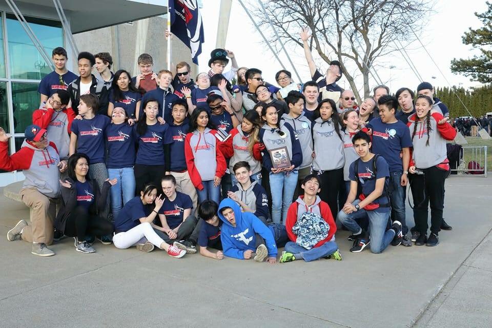 Team3588's tweet photo. we're serious on the field but, we're silly at heart ❤️ https://t.co/Z9DcnJ5ieC