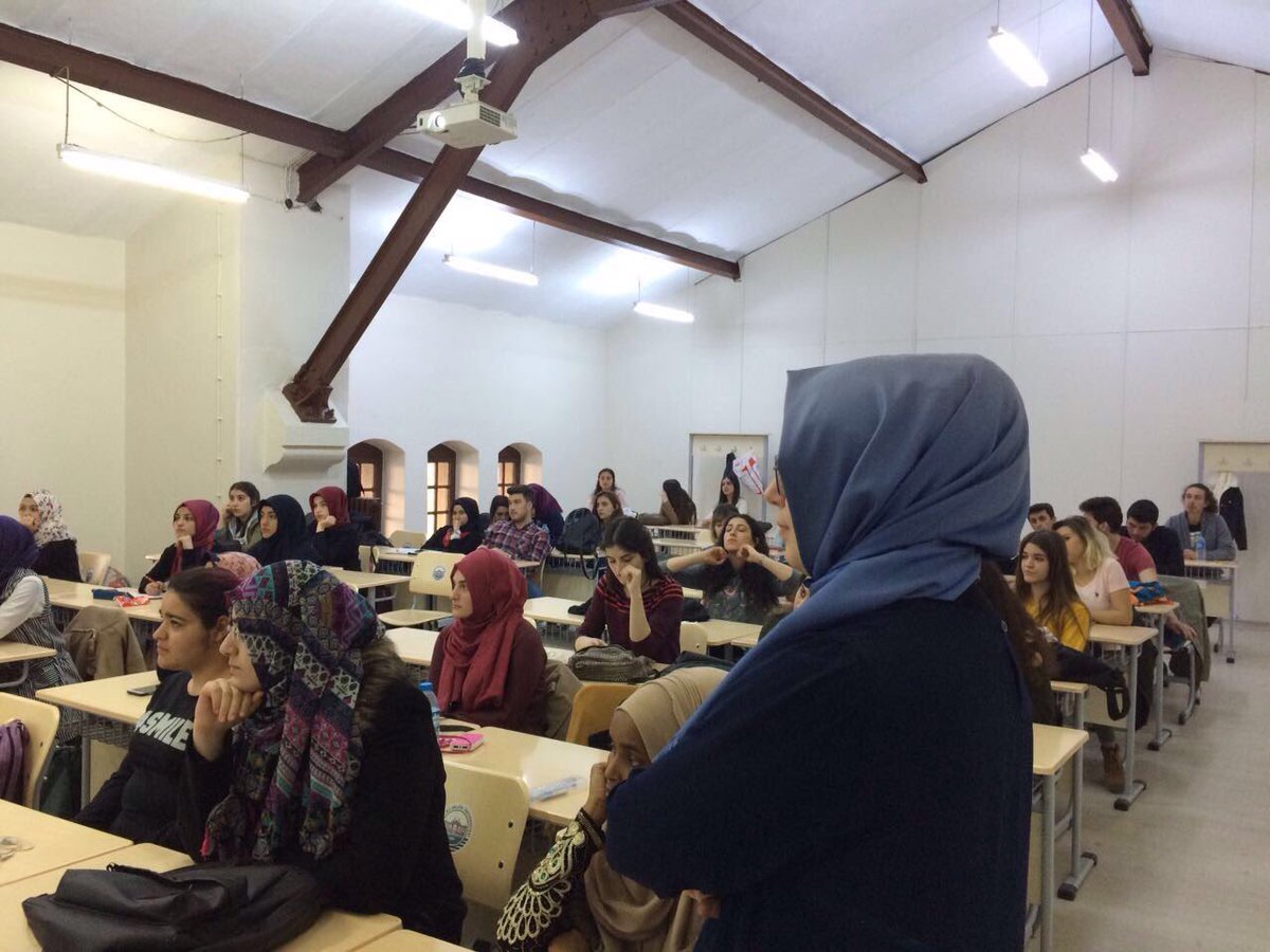 ushok2017's tweet photo. Sağlık Bilimleri Üniversitesi Sosyal Hizmet Bölümü öğrencilerini KURULTAY'ımız hakkında bilgilendirdik. https://t.co/936gcuQm1h
