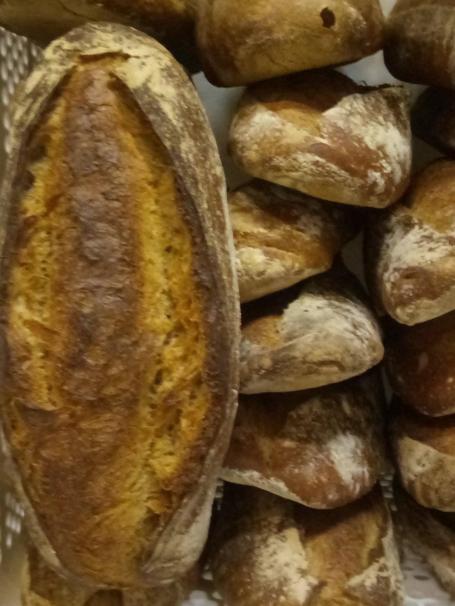 EurobradorSL's tweet photo. No hay nada como un buen pan hecho con buenos ingredientes buenas manos y buenas máquinas... @La_Panotheca https://t.co/LJsNrnZLAb