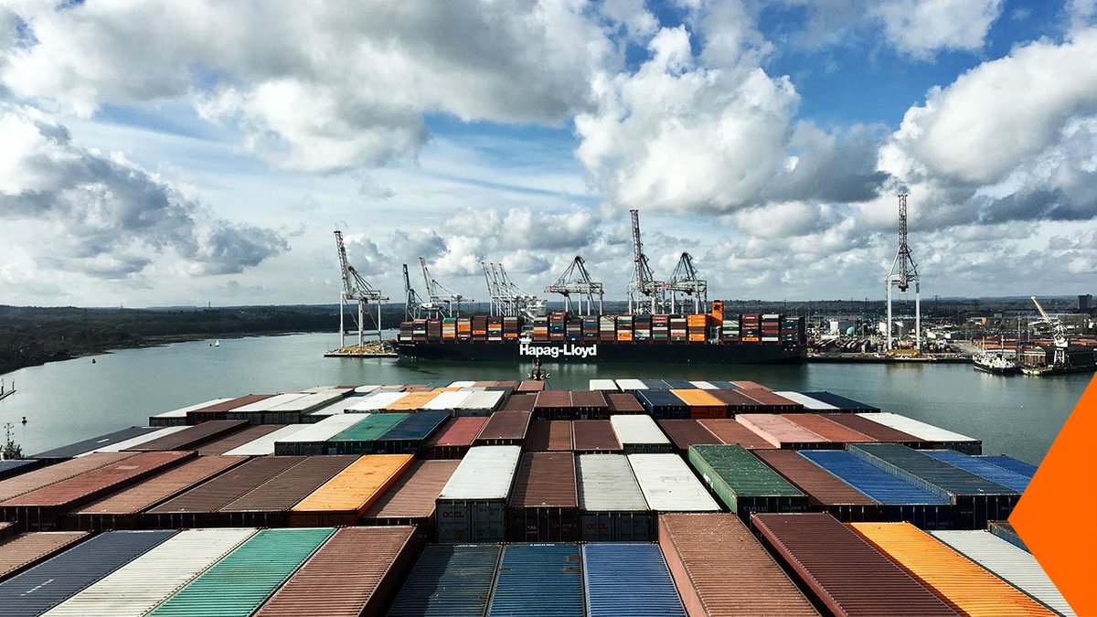 HapagLloydAG's tweet photo. Sometimes you gotta look at what’s in front of you to get going - like all the containers filled with #cargo ready-to-go. https://t.co/kmTKfZdWhT