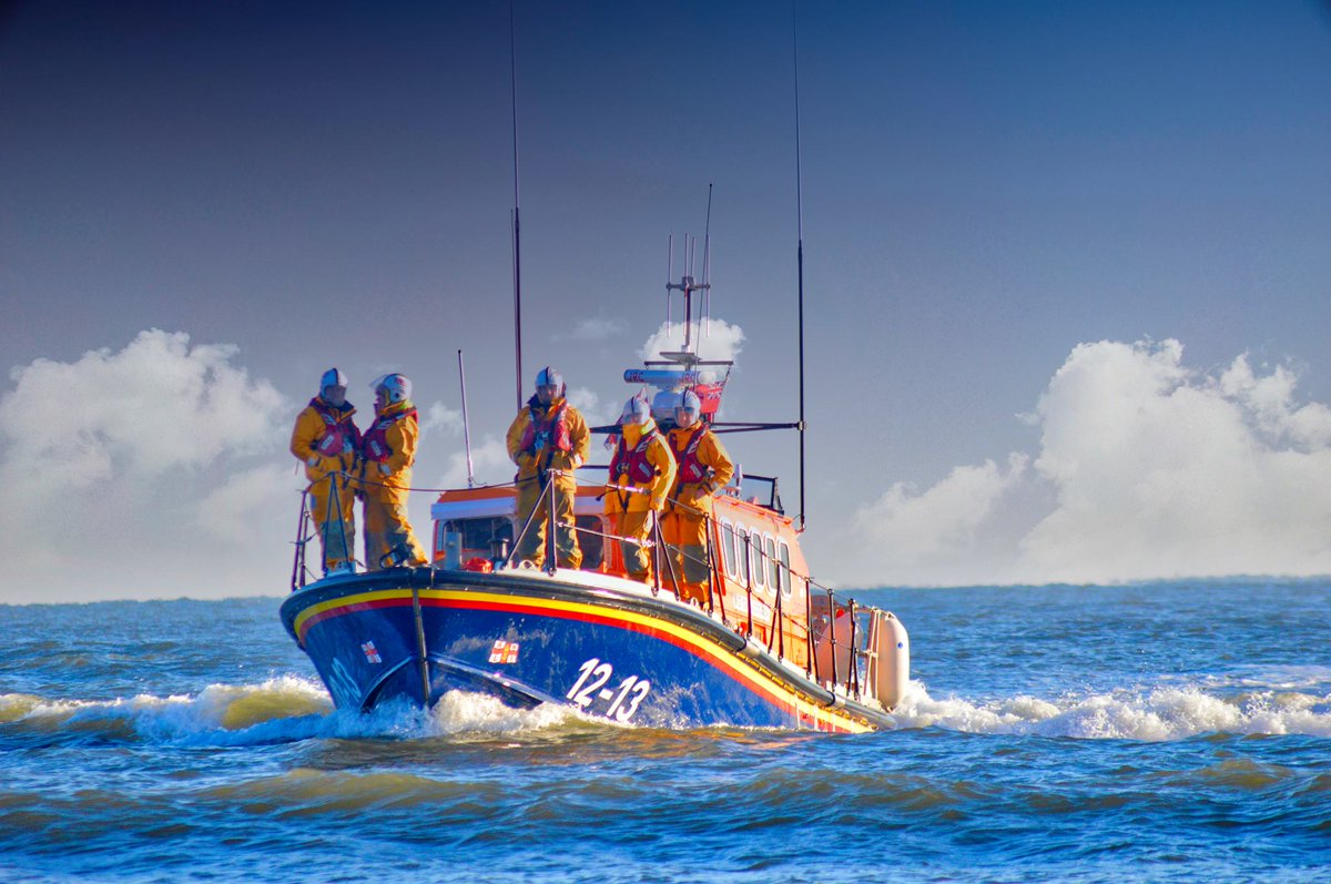 FILEYLIFEBOATS's tweet image. Very many thanks to Robbie McKennan for this excellent photograph of our all-weather lifeboat returning to the beach after a recent exercise