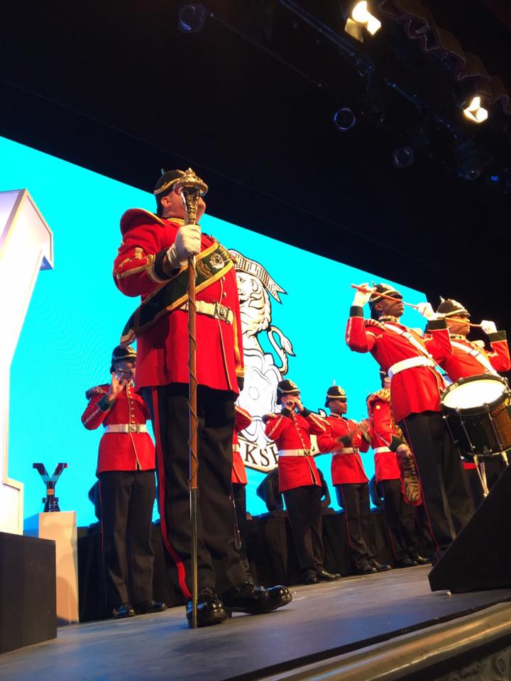 RYORKS_REGT's tweet photo. #2YORKS get 'Pride Of Yorkshire' award from Sir Gary Verity CEO @Welcome2Yorks #Y17 #Yorkshire event #YourCountyOnOps #Find WhereYouBelong https://t.co/yweMLXXncu