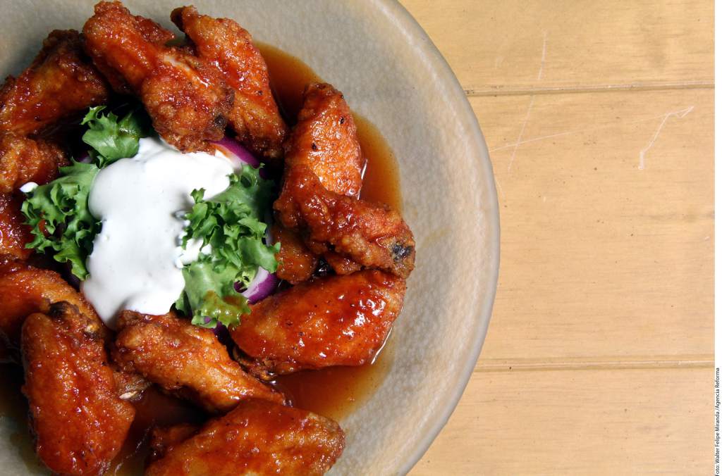 XY1073's tweet photo. Aprende a Cocinar Con El #ChefLeGordou 12 AM Por XY 107.3 FM
El Plato Del Día #BuffaloWings https://t.co/i4NOS77xRZ