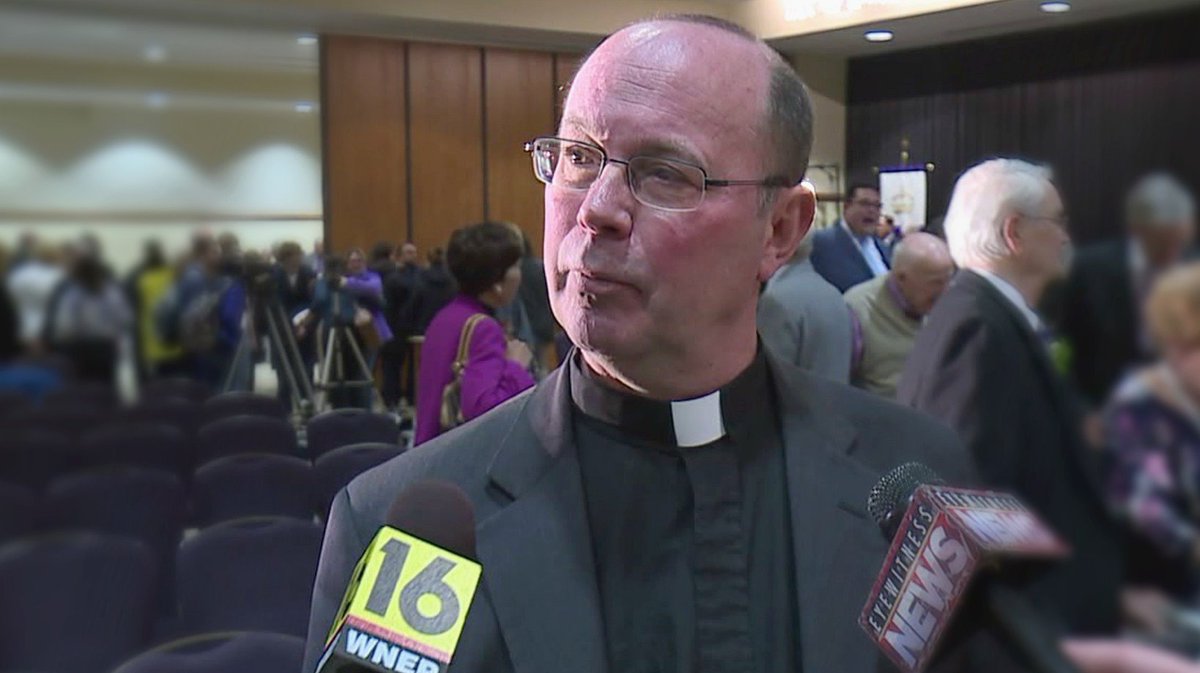 Rev. Scott Pilarz, SJ will return as president <a href="/univofscranton/">Univ of Scranton</a> as Rev. Kevin Quinn, SJ steps down. via.wnep.com/EdYR1