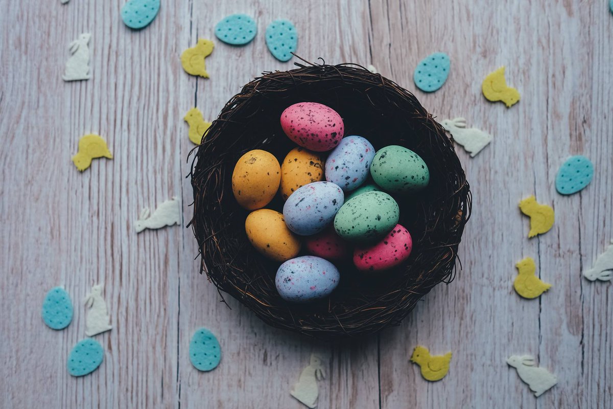 🐰 Celebrate #easter with us! Explore the campsite in search of hidden eggs &amp; enter our colouring comp to win prizes bit.ly/easterfamfun
