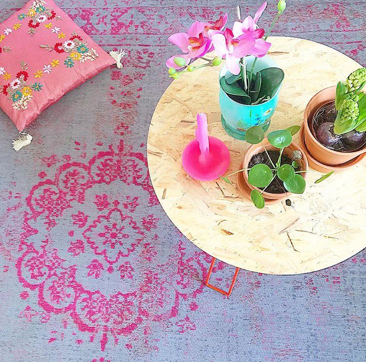 LouisDePoortere's tweet photo. @redcherryrodekers posted #lovely pictures on instagram with our #fadingworld #rug #pinkflash. Check out her #blog https://t.co/uj6hGi9jIP https://t.co/9XFgrZIt8K