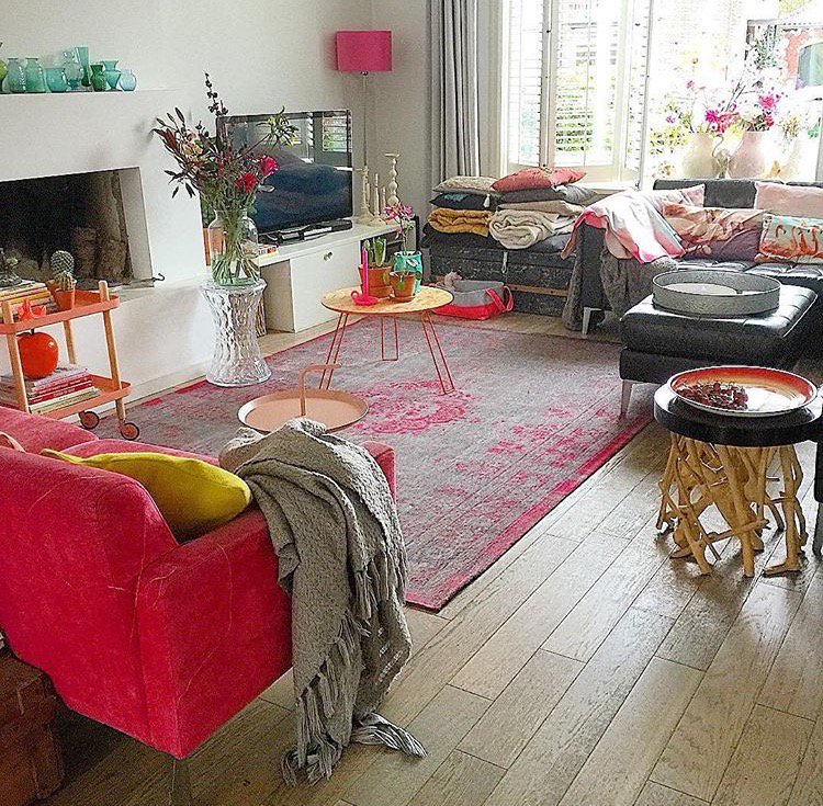 LouisDePoortere's tweet photo. @redcherryrodekers posted #lovely pictures on instagram with our #fadingworld #rug #pinkflash. Check out her #blog https://t.co/uj6hGi9jIP https://t.co/9XFgrZIt8K