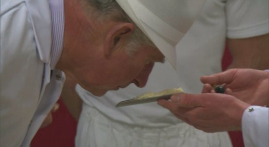 ITNPNews's tweet photo. #PrinceCharles sniffs the cheese during a visit to #Dewlay cheesemakers in Garstang https://t.co/Sjc8SG1J3A https://t.co/sVIY31OAq3