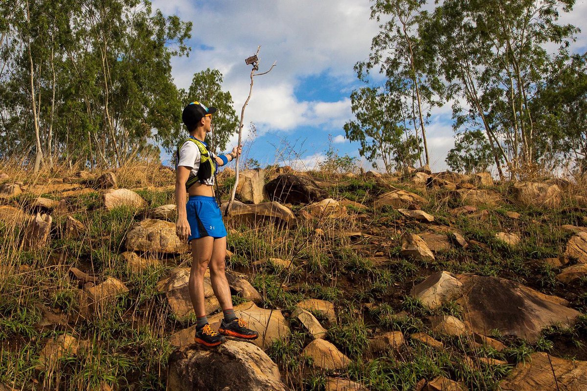 JAGLanante's tweet photo. believe in your SELFie-stick 
✌️😜
#selfiestick #trailrunning #trailrunninglife #earthprovides https://t.co/tjEFAcNRyt