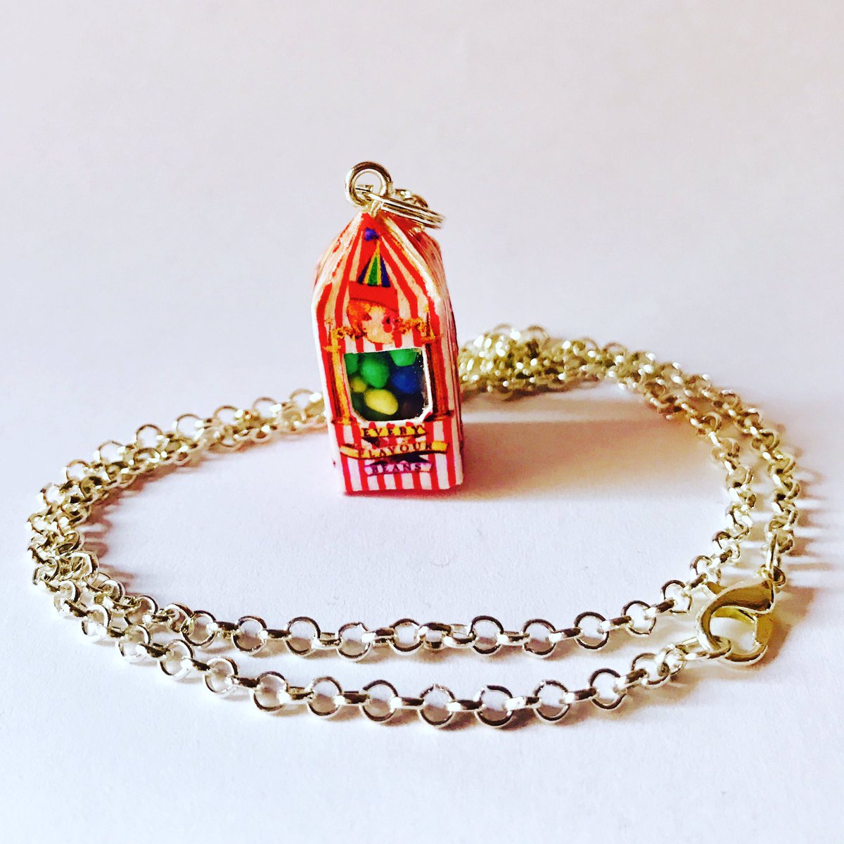 CreationsAnyway's tweet photo. #bertiebottseveryflavourbeans #harrypotter #handmadenecklace #polymerclaycharms #polymerclayjewelry #handmade by #anywaycreations https://t.co/D0kmi2YDoP