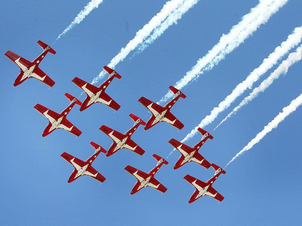 Amherstburg approves of Snowbirds flypast windsorstar.com/news/local-new…
