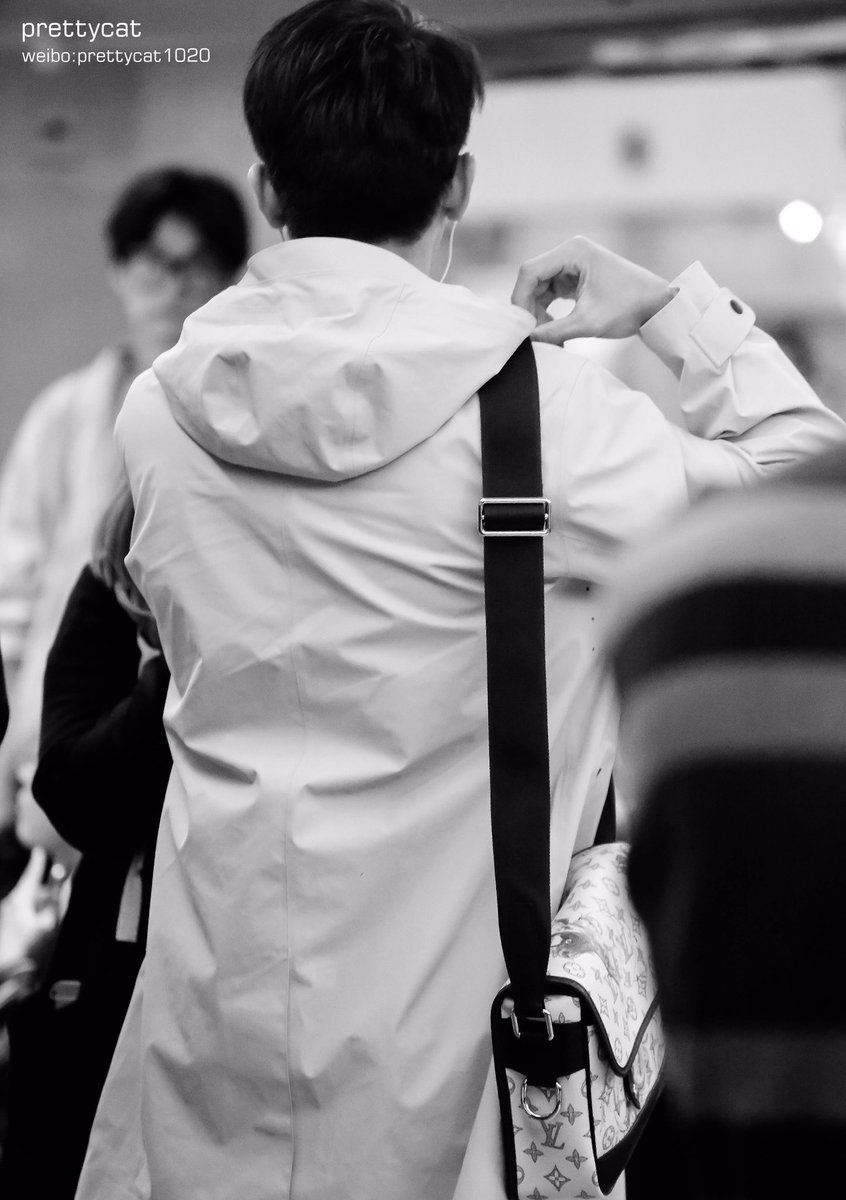 prettycat_1020's tweet photo. [HD]170318 PEK✈️WUX
#许魏洲 #xuweizhou #허위주 https://t.co/X3b0D6Do0L