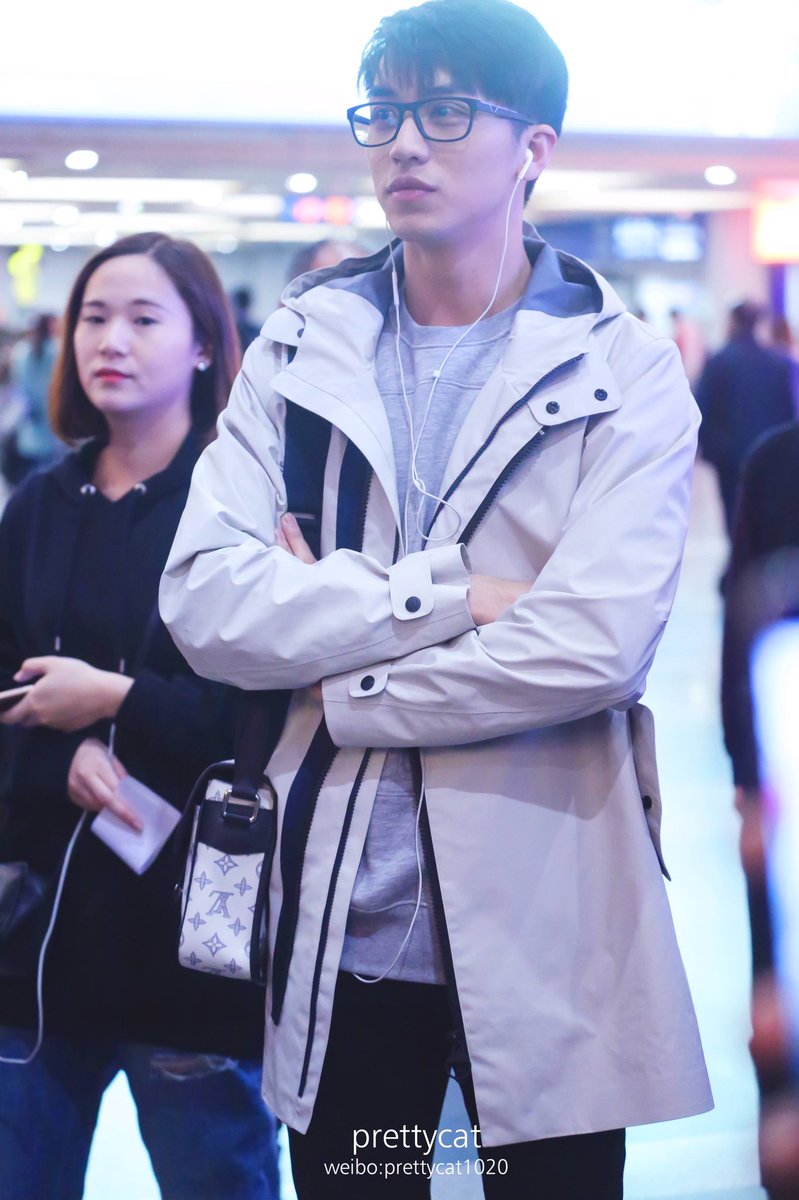 prettycat_1020's tweet photo. [HD]170318 PEK✈️WUX
#许魏洲 #xuweizhou #허위주 https://t.co/X3b0D6Do0L