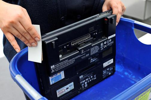 Großbritannien verbietet Laptops im Handgepäck neuepresse.de/Nachrichten/Po… https://t.co/xlxRbXovWa