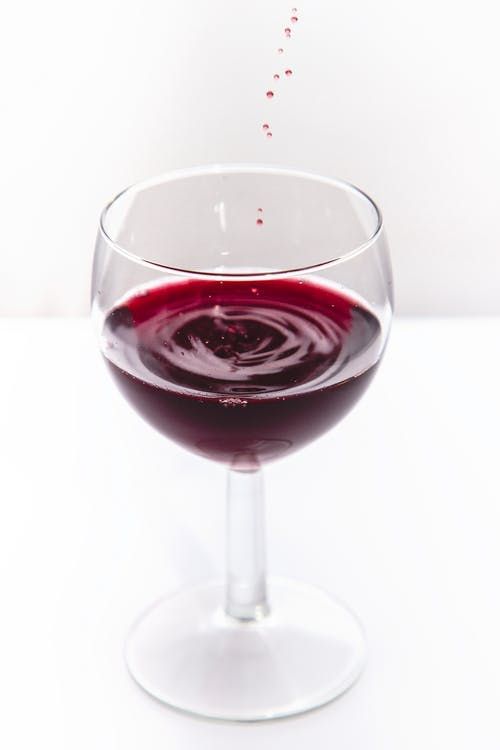 TheDiviningRod's tweet photo. Celebrate #CommonCourtesyDay by thanking someone with a bottle of #CabernetSauvignon. https://t.co/2c1Gx8h5nd #Wine #RedWine #TheDiviningRod https://t.co/6eNljpPvKR