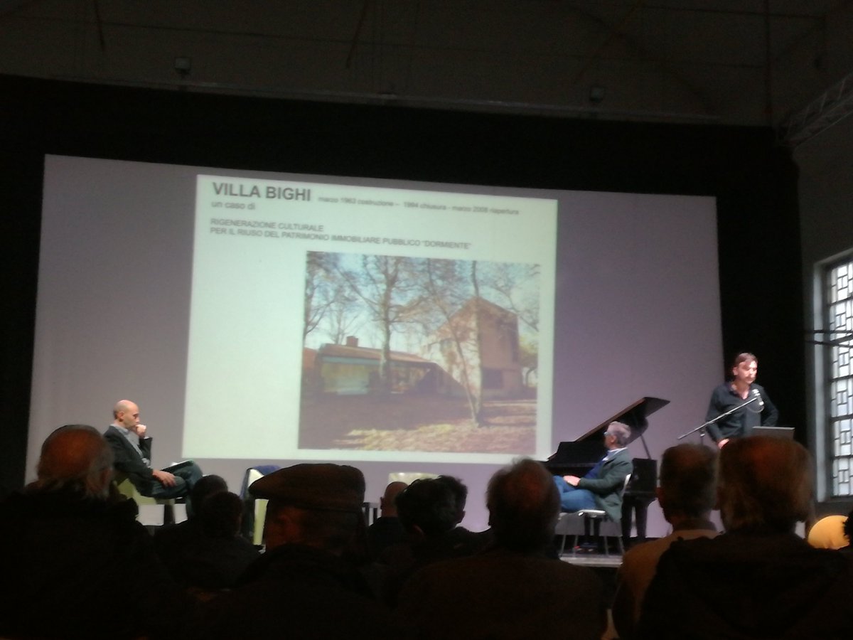 architettiPR's tweet image. Ultimo incontro dell'iniziativa "La città oltre il centro" viene aperta da Maurizio Bonizzi parlando del @CS_DanteBighi