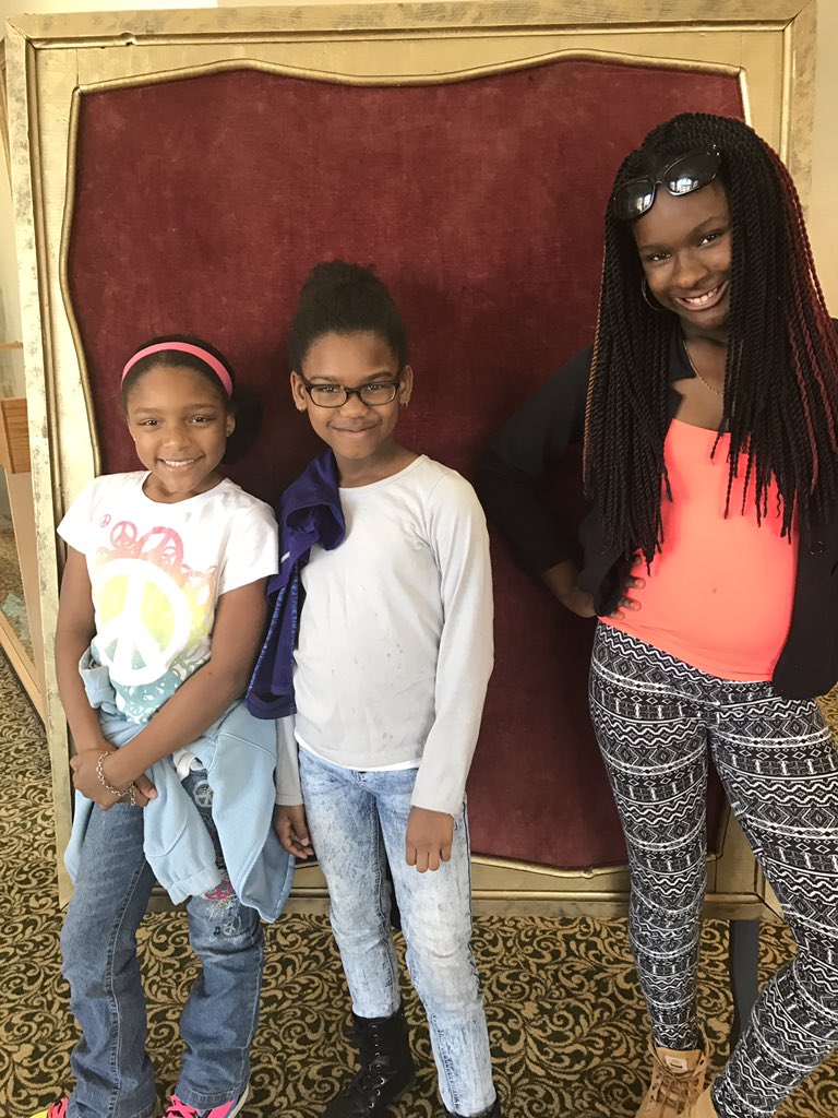 Melodies_with_M's tweet photo. The red carpet! #FCSAllCounty #kidsdeserveit @neetneet1976 @LaurelMillElem https://t.co/DdXiZotXRG