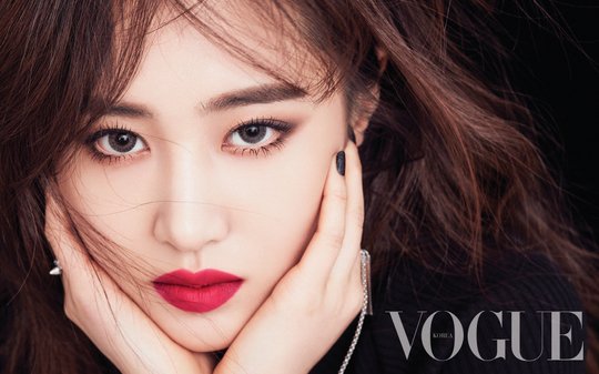 Some_One13's tweet photo. Yuri - VOGUE 
https://t.co/Tp6Zhnvo6J https://t.co/MnSX7xT30R