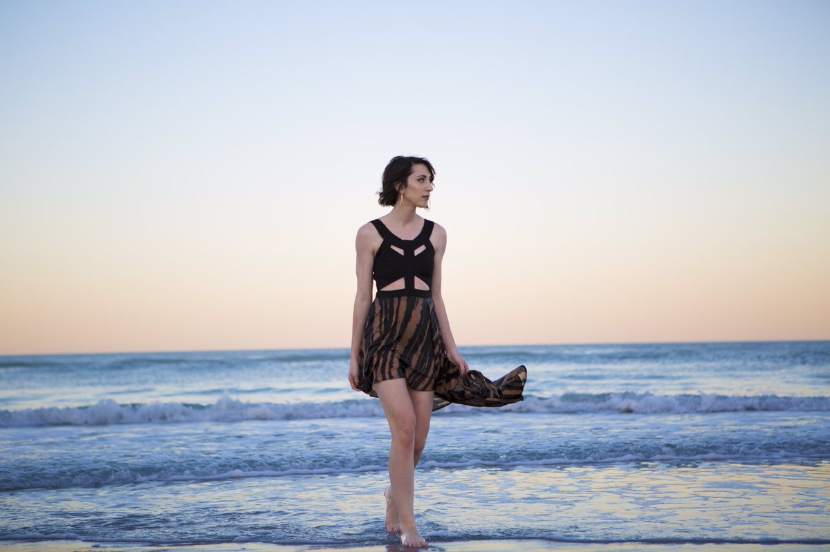 dashinghemline's tweet photo. Beachy vibes with @UrbanOutfitters 🌊 https://t.co/HWMbr0js1I
