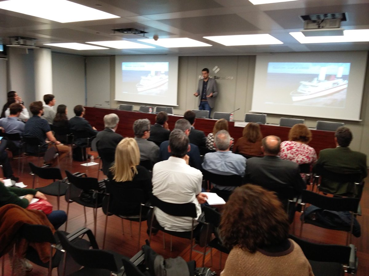 Comienza el #demoday de la #PortChallengeBCN con <a href="/ArellanoGil/">Pedro Arellano Gil</a> <a href="/BesOriol/">Oriol Bes</a> @FZallo @marcdinares <a href="/foundingEs/">Founder Institute Es</a> <a href="/portdebarcelona/">Port de Barcelona</a>  #innovacion