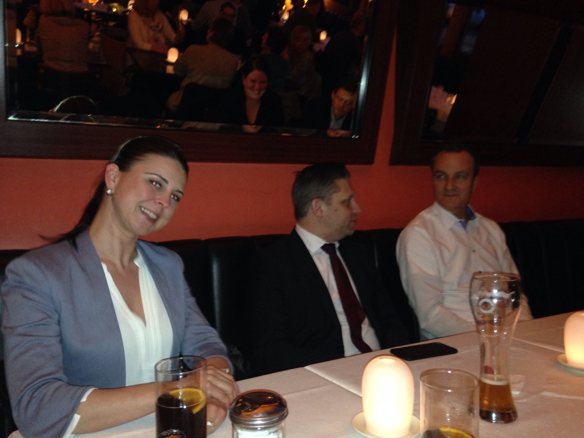 Anja_Blisch's tweet photo. Eine schöne Runde beim MT Stammtisch in Berlin😊 @ERAC_Jobs @jana_plischke https://t.co/D4avYhrmz0