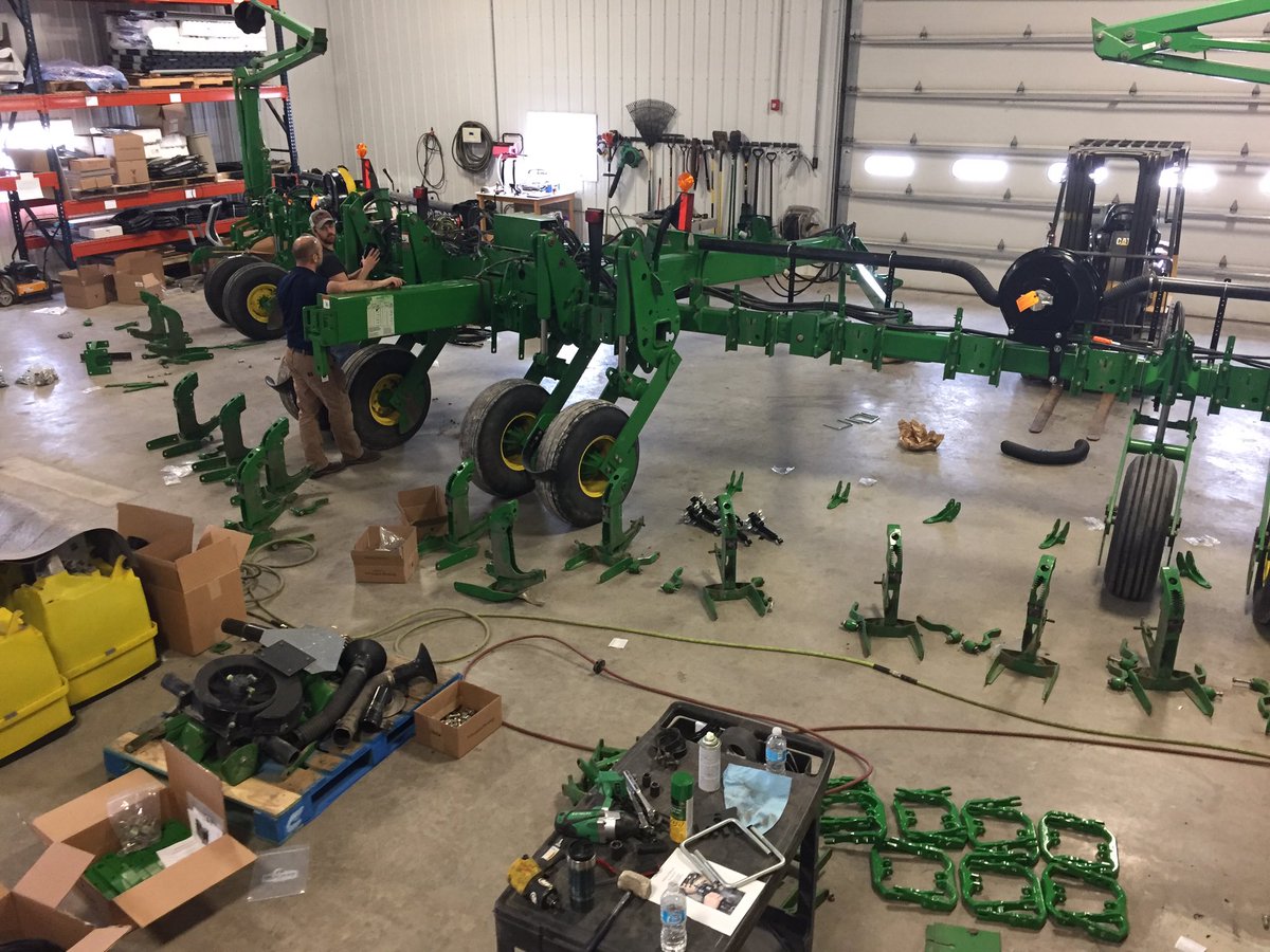 MrA1len's tweet image. @JWebsterAg @precision_plant plot planter continues. Need dual 2020s for triple #vApplyHD Conceal &amp;amp; #FurrowJet trials. #BracketsOnBrackets