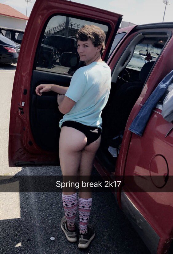 whitney_karvo's tweet photo. When your brother has a better butt than you.. @tuckerkarvonen @taylorkarvonen https://t.co/9eogqZHi8t