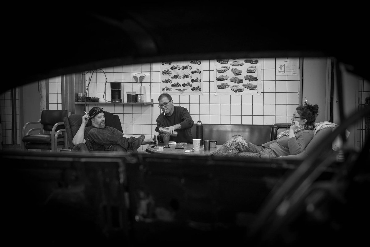 Petlar's tweet photo. Quiet moments from the garage. #carworkshop #oldcars #Chevrolet #Ford #Nikon #nikond800 #ilovecars https://t.co/SEcjqLstop