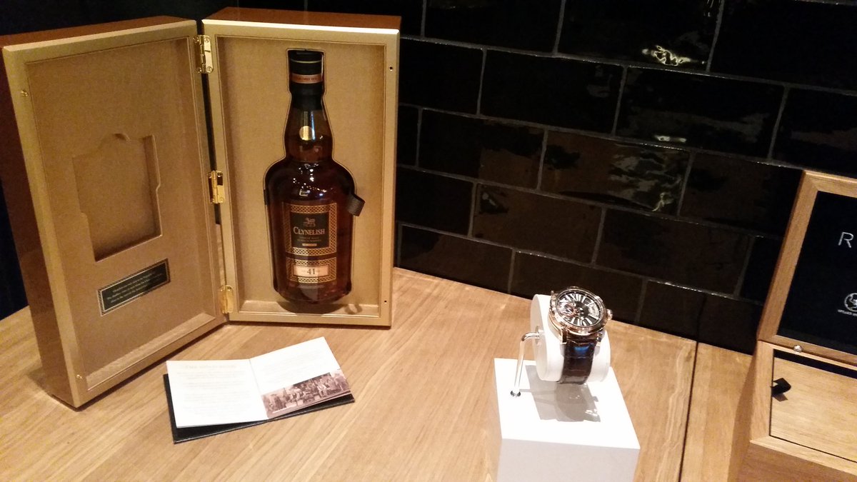 theBPCC's tweet photo. Dziękujemy #WealthSolutions za znakomite szkolenie i eksluzywny tasting. Od dziś możemy nazywać się specami od #whisky 😊 #exclusivewatch https://t.co/nbPGZaVXfx