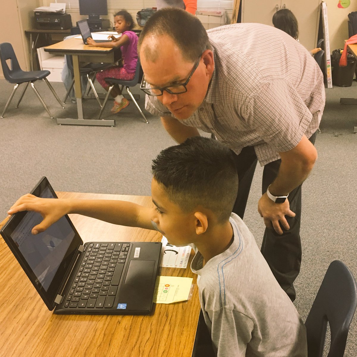 DeckerPUSD's tweet photo. TTL Burnett is teaching technology all around campus today @Google #googledrawing #jobembeddedcoaching #proudtobepusd https://t.co/nBqOCja3OM