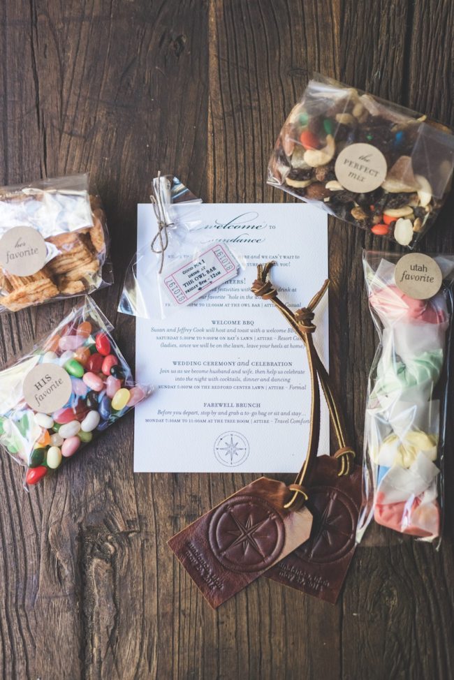 UtahBrideMag's tweet photo. #WeddingDayTips: Personalize the giftsโ #bride & #groom fave snacks or sunscreen for an #outdoorwedding: https://t.co/PlZ2dp7J0C @MLeoEvents https://t.co/rt0bKIZpOc